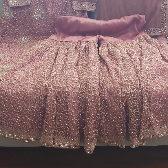 Heavy silk gharara suit with dupatta - Picture 2 of 5